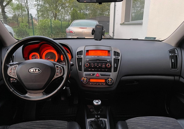 Kia Ceed cena 23900 przebieg: 133000, rok produkcji 2008 z Oświęcim małe 254